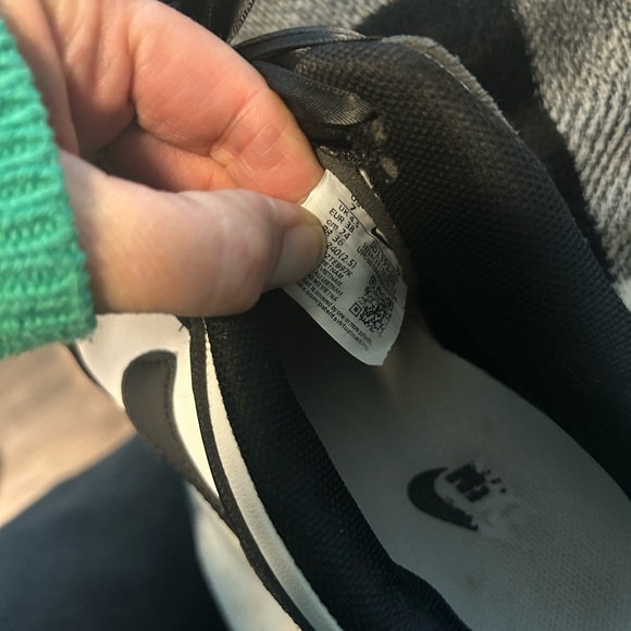 Black and White Nike Sneakers - Picture 5 of 7